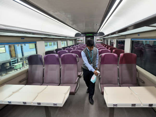 कितनी है वंदे भारत की स्पीड