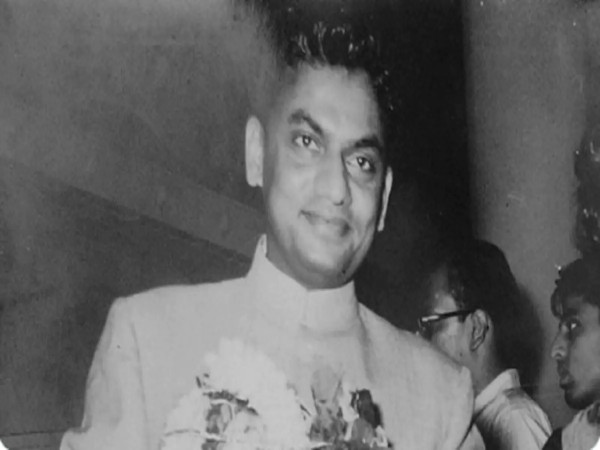 क्या करतीं हैं पत्नी