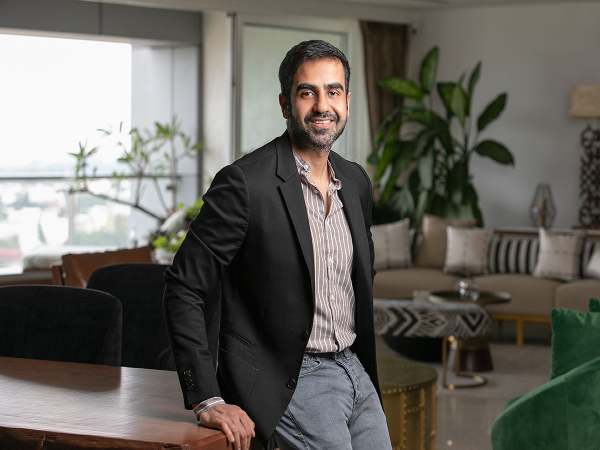 छोड़ दी नौकरी