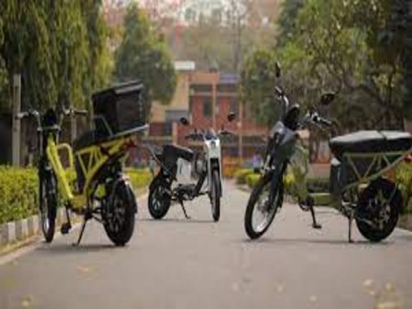 मिल रही मुफ्त एक्सेसरीज