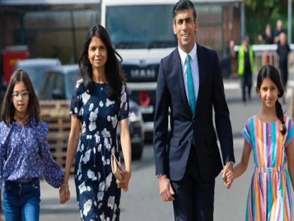 Rishi sunak wife earning