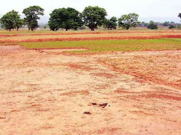 बहुत सारे अधिकारी इस बैठक में मौजूद थे