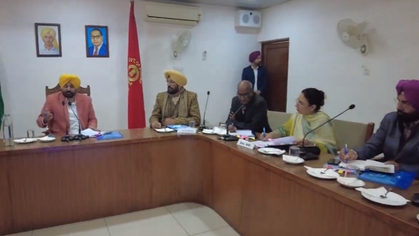 CM Mann launches NRIs website 