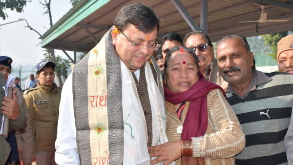 पतंजलि पहुंचे सीएम पुष्कर सिंह धामी और राज्यपाल 