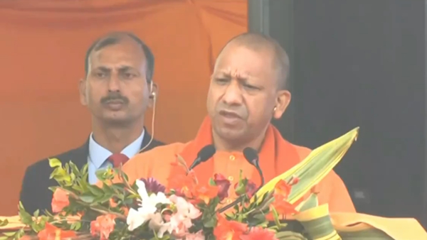 CM योगी ने UP को साफ बनाने को ग्राम प्रधानों को दिए टिप्स