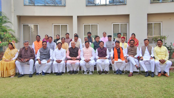 मंत्रिपरिषद के सुशासन प्रशिक्षण कार्यशाला में शामिल हुए CM