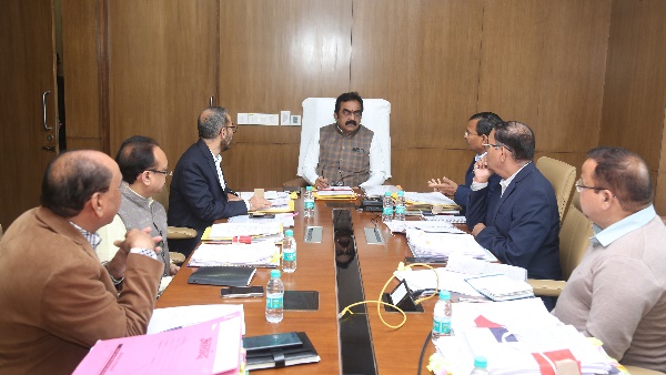 Minister Rakesh Singh