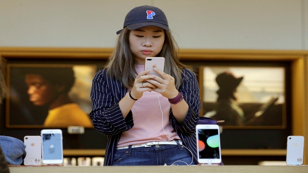 iPhone Users Transnational Courier fraud