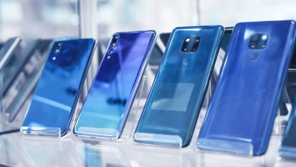 smartphones under 10 000 rs