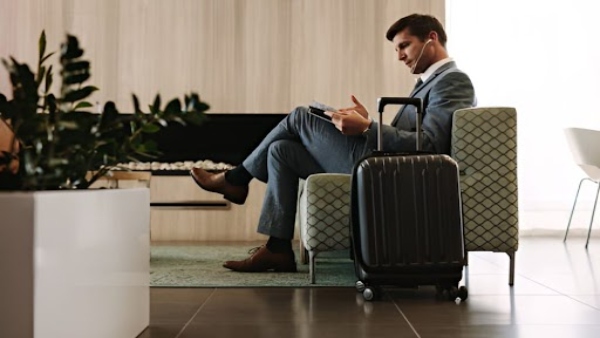 Free airport lounge access credit cards