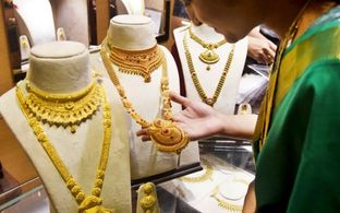 Gold Price Today 22 May: आज फिर टूटा सोने का भाव! खरीदारी से पहले जरूर चेक करें गोल्ड रेट
