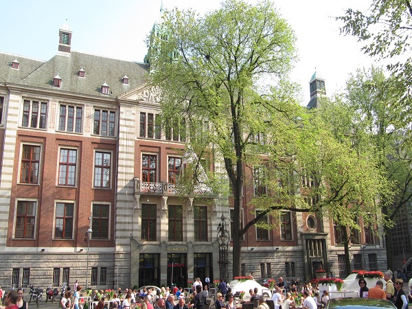 1. Amsterdam Stock Exchange (1602)
