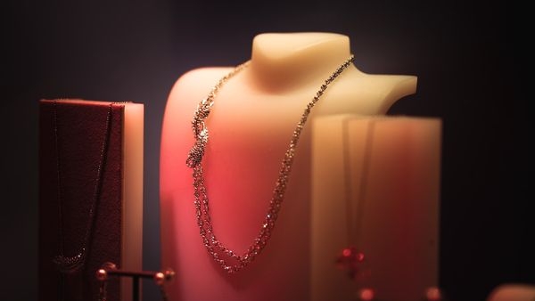 Alt text: A bar graph illustrating the growth in Indias silver jewelry demand in the past year