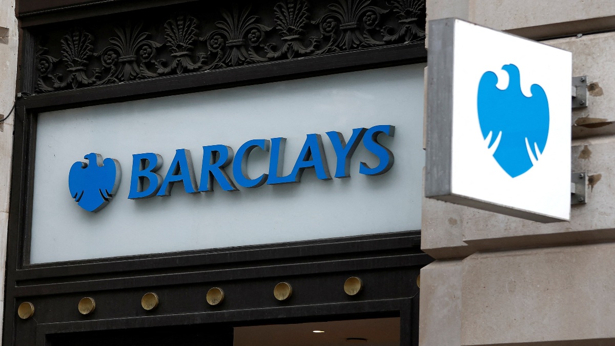 Layoffs Intensify: Barclays Fires 15 Wall-Street Bankers & 35 Others