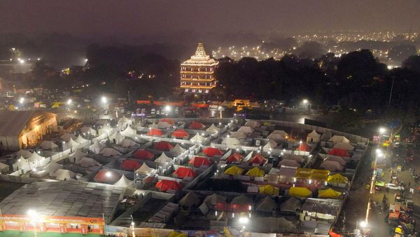 Mahakumbh 2025  UP Police Deploys Underwater Drones and AI Cameras for Security Of 45 Cr Expected Visitors