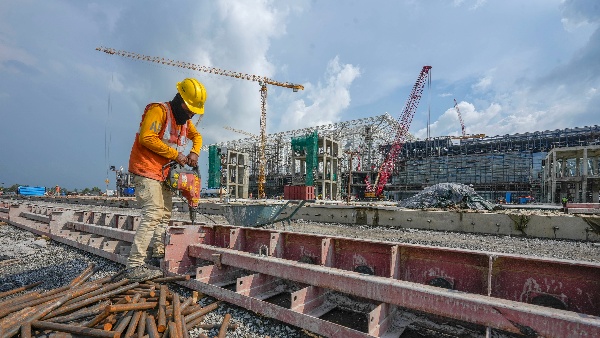 Noida Airport Delayed  UP Govt Imposes Rs  10 Lac Per Day Fines to Speed Up Work