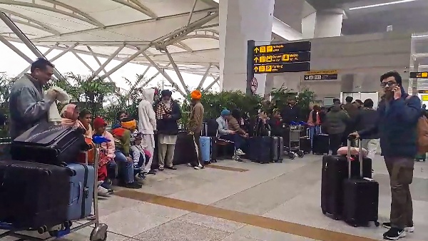 Delhi Airport Chaos  Dust Storm Disrupts Over 350 Flights  Passengers Stranded for Hours  Chack Latest Update