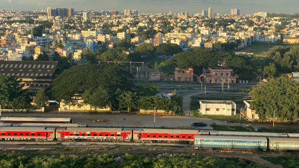 Bengaluru Hits Pause This Diwali: Empty Streets, Light Traffic, No Crowds