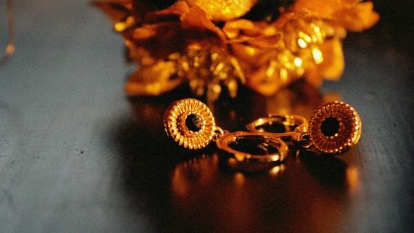 Mumbai Gold Rate Today Continues To Fall, 24K Dips Below Rs 1.25 Lakh/10 Gm