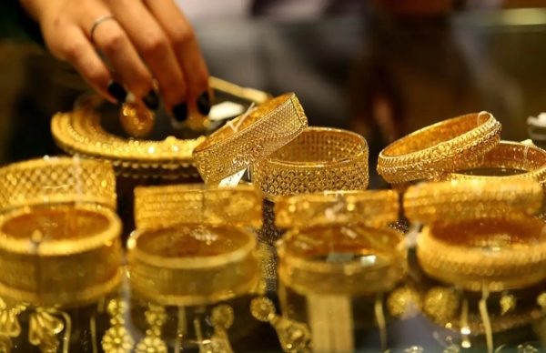 Gold Rates In India Crash On Oct-27; 24K, 22K, 18K Gold Prices; Silver Unchanged