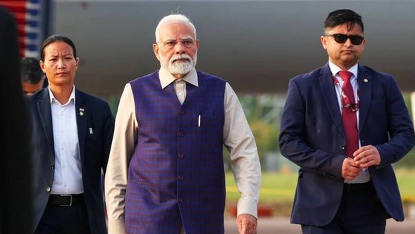 PM Modi Extends Diwali 2025 Greetings, Urges Citizens to Celebrate 