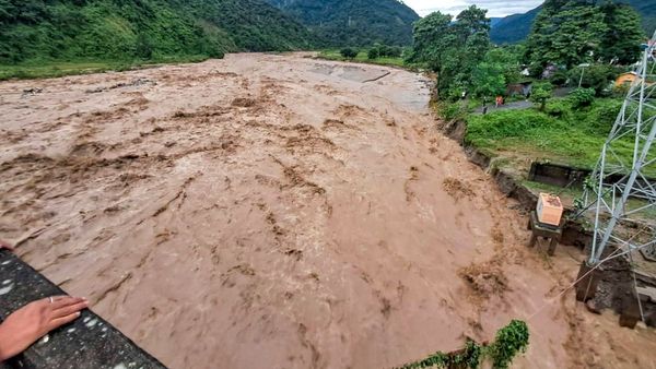 Darjeeling–Nepal Rain Disaster: Dozens Killed, Tourists Stranded 