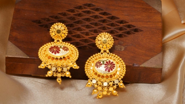 Gold Rate in India Above Rs 1.25 Lakh; Silver Rises Too! 22 Nov Outlook Gold Rate in India Above Rs 1.25 Lakh; Silver Rises Too! 22 Nov Outlook