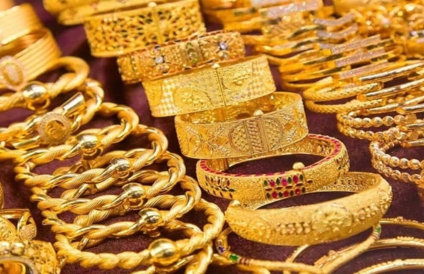 Gold Rates In India CRUSHED; 100 Grams Fall Rs 17,400 Before Wedding Season Gold Rates In India CRUSHED; 100 Grams Fall Rs 17,400 Before Wedding Season