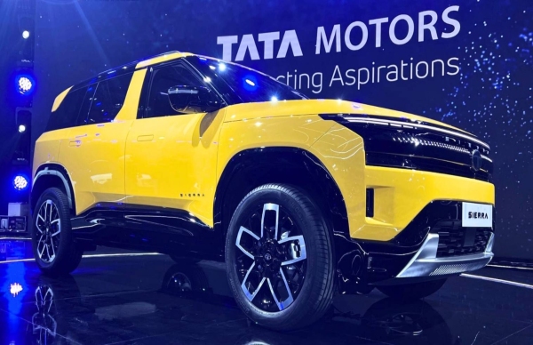 1:1 Split Effect: Tata Motors PV Stock Is Rs 19 Away From 1-Yr Low; Rating Cut