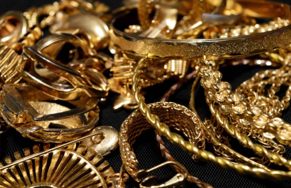 Gold Rates In India Crash 7.4% Since Diwali; 24K, 22K, 18K Gold Prices Outlook
