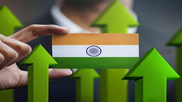 Fitch Upgrades India's Growth Forecast to 7.4% in FY 2026