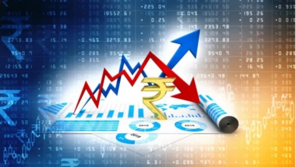 How NRIs Can Take Advantage of The Weakening Rupee