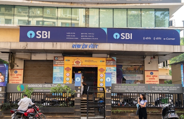 SBI Rates From Dec-15: Lending Rates Drop By 25 Bps, Amrit Vrishti, FD Rates Cut