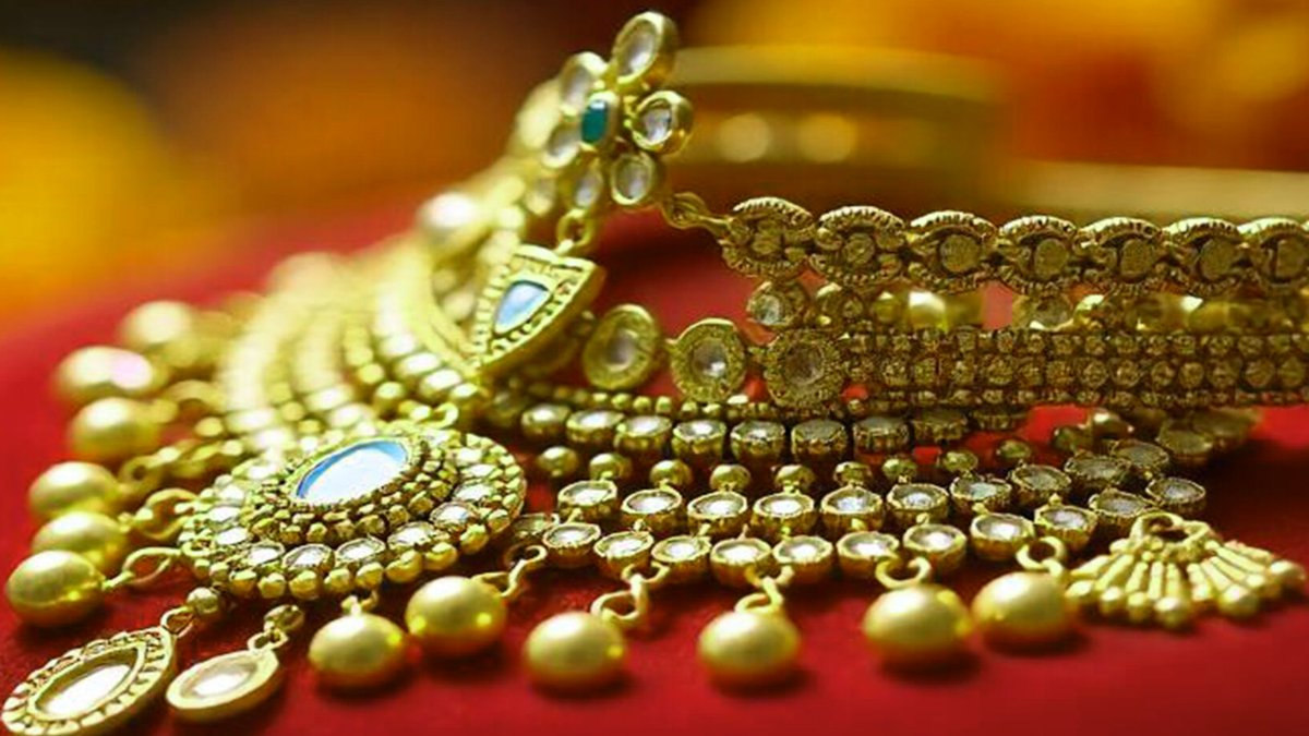 Huge Jump in Gold Rate in India as 22K Gold Today Hits Rs 15,140/gm; Silver Gains Continue Before Fed Meeting