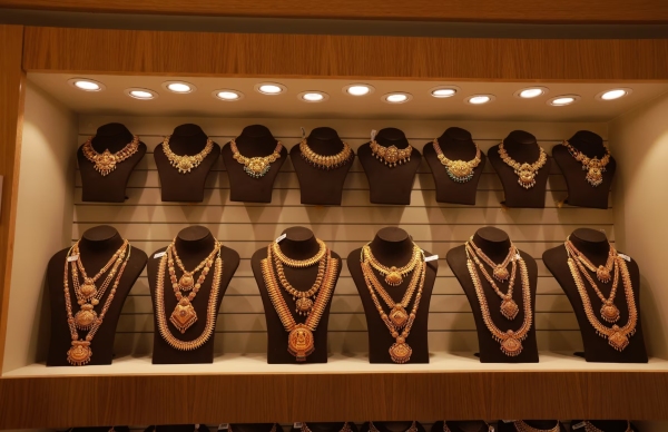 Gold & Silver Rates In Record-Breaking Rally; MCX Gold vs MCX Silver Price, BUY?