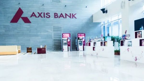 Axis Bank Layoffs: Employee Count Falls by 3,000 as Tech Drives Productivity