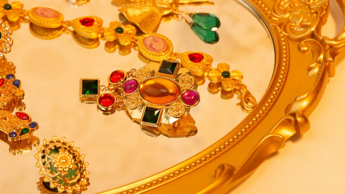 Gold Rate in India Today Takes U-Turn! 24K Crashes After Rs 84,000/100 Gm Jump In 7 Days, Silver Falls Too