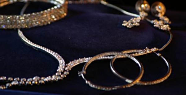 Gold Rate Today Rises After Drop of Over Rs 31,000/24K, Silver Flat in Delhi