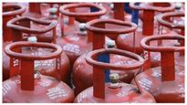  LPG Price Cut: ಸಿಹಿಸುದ್ದಿ, ಸತತ 3ನೇ ತಿಂಗಳು ವಾಣಿಜ್ಯ ಎಲ್‌ಪಿಜಿ ದರ ಇಳಿಕೆ!