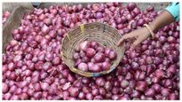  Onions price in Bengaluru: ಬೆಂಗಳೂರಿನಲ್ಲಿ ಈರುಳ್ಳಿ ಬೆಲೆ ಕೆಜಿಗೆ 70 ರೂಪಾಯಿ, ಇನ್ನಷ್ಟು ಏರಿಕೆ ನಿರೀಕ್ಷೆ!