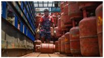 LPG Cylinder Price: ನಾಲ್ಕು ಮೆಟ್ರೋ ನಗರಗಳಲ್ಲಿ ಎಲ್‌ಪಿಜಿ ಸಿಲಿಂಡರ್ ದರ ಇಳಿಕೆ, ಎಲ್ಲಿ, ಎಷ್ಟಿದೆ?