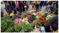  Price Hike in Karnataka: ಈರುಳ್ಳಿ ಮಾತ್ರವಲ್ಲ ಗಗನಕ್ಕೇರಿದೆ ತರಕಾರಿ, ಧಾನ್ಯ ಬೆಲೆ, ಎಷ್ಟು ಏರಿಕೆ?