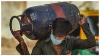  LPG Price Hike: ವಾಣಿಜ್ಯ ಎಲ್‌ಪಿಜಿ ಗ್ರಾಹಕರಿಗೆ ಶಾಕ್, ಮತ್ತೆ ದರ ಏರಿಕೆ, ಈಗ ಎಷ್ಟಿದೆ? 