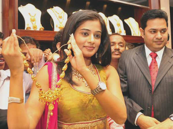 ಜೋಸ್ ಅಲುಕ್ಕಾಸ್ ಸ್ವರ್ಣನಿಧಿ: