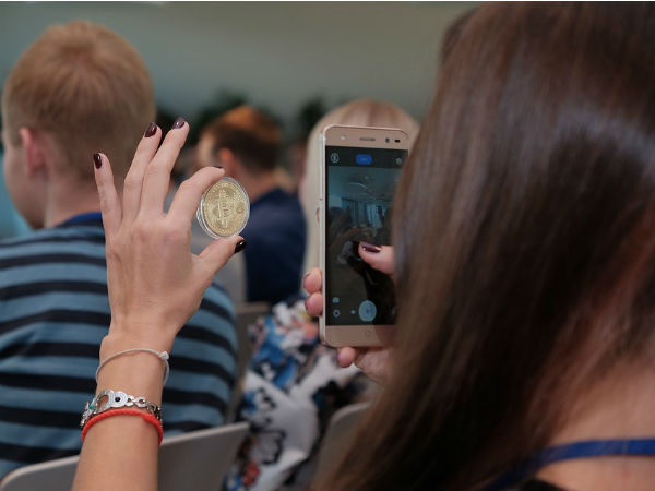 13. ಸಾರ್ವಜನಿಕರು ಮುಕ್ತವಾಗಿ ಕೊಳ್ಳಬಹುದು