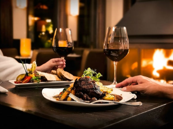 2. ಬಾರ್ ಮತ್ತು ರೆಸ್ಟೋರೆಂಟ್