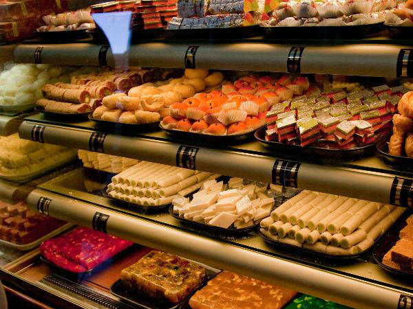 10. ಸಿಹಿ ಮಳಿಗೆ - Sweet Shop