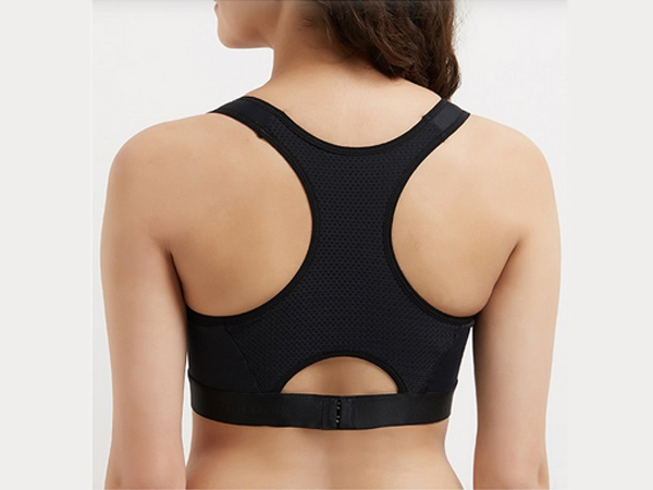 ನಿರ್ದೇಶಕ ಟೊಮೊಯೊಸು ಇಟೊ 