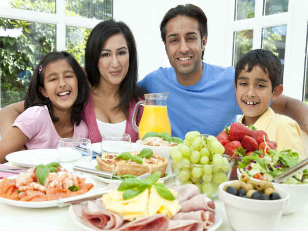 ಹೊರಗೆ ತಿನ್ನುವುದನ್ನು ಕಡಿಮೆ ಮಾಡಿ