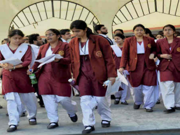 ಶಾಲಾ ಸಮವಸ್ತ್ರವನ್ನು ಒದಗಿಸುವುದು 